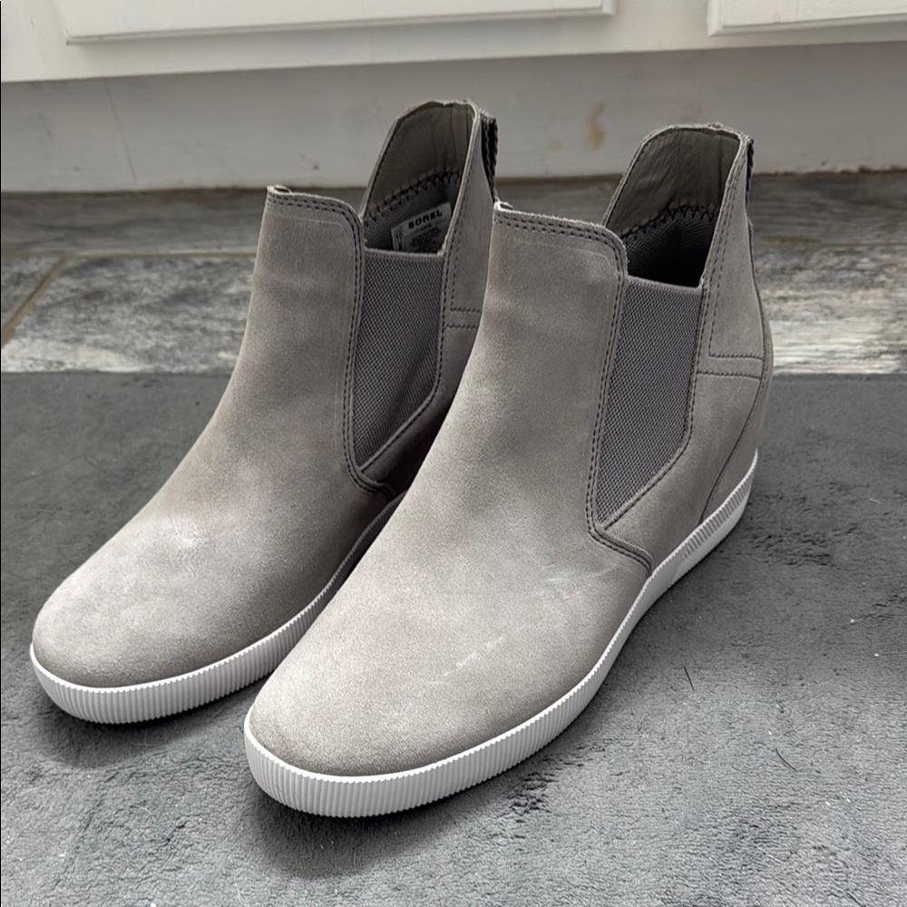 SOREL Out and About slip on wedge sneaker size 10 gray